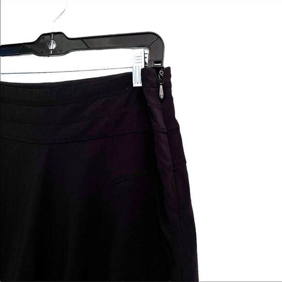 EXCELLENT CONDITION WOMEN’S SIZE 10 ATHLETA ALL DAY BLACK POLYESTER SKORT - Picture 9 of 10